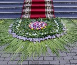 Украшение праздничной дорожки