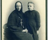 Игумения Нина с ученицей Полоцкого епархиального училища Катей Леоновой