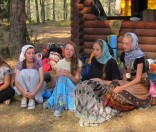 поем походные песни