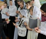 В дни Рождества воспитанники воскресной школы Спасо-Евфросиниевского монастыря выступили с праздничным концертом в Малоситнянской средней школе 