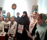 Дети воскресной школы прославляют Рождество Христово
