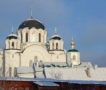 Монастырь  зимой