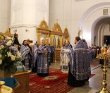 Всенощное бдение с чином погребения Божией Матери