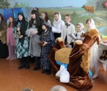 В дни Рождества воспитанники воскресной школы Спасо-Евфросиниевского монастыря выступили с праздничным концертом в Малоситнянской средней школе 