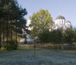 Монастырь осенью