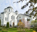 Весна в монастыре