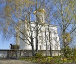Весна в монастыре
