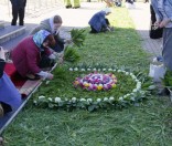 Украшение праздничной дорожки