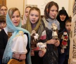 Дети воскресной школы прославляют Рождество Христово