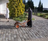 Подготовка праздничной дорожки