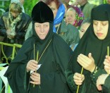 Игумения Полоцкого Спасо-Евфросиниевского монастыря Анфиса (Шевердяева) с послушницей Анной Мироновой