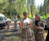 Воспитанники воскресной школы на источнике святого Иоанна Крестителя в Черневичах