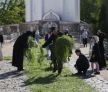 Подготовка праздничной дорожки